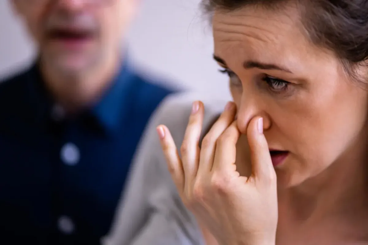 علت بوی بد دهان- دندانپزشکی گیشا آرام دنتال